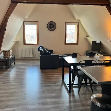 Le Heros - - Familial - Spacieux - Parking Public Proche アパート アラス