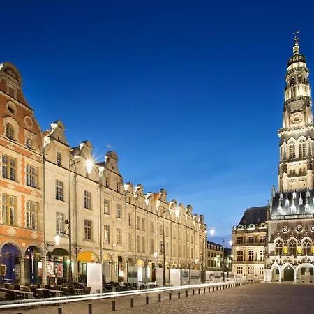 Le Heros - - Familial - Spacieux - Parking Public Proche